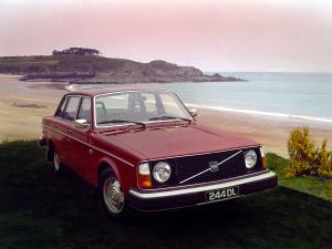 Volvo 244 DL 1975 года
